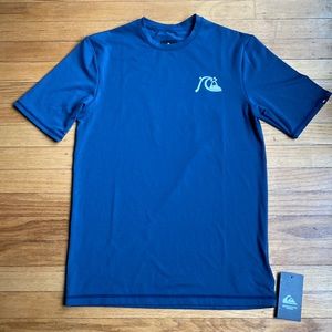 Quiksilver made for surfing Rashguard NWT size youth large/14.